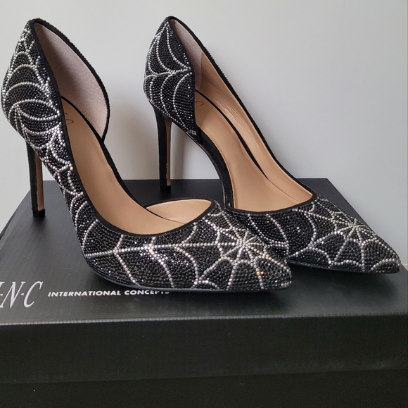 NWT Inc spiderweb heels size 6 rare - Picture 1 of 2
